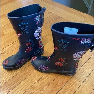Rain boots size 7